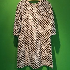 Size L, 3/4 length sleeve hounds tooth dress